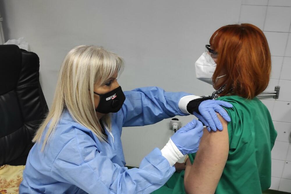 Počela vakcinacija u Nikšiću, Foto: Svetlana Mandić