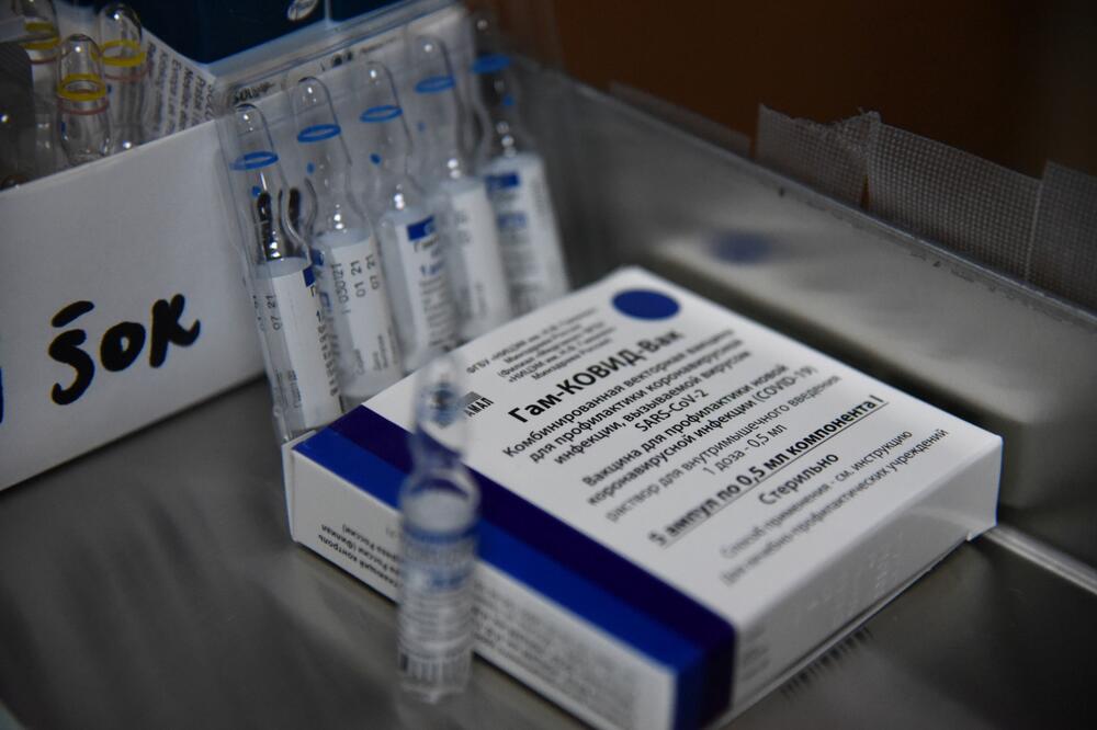 Danas najavljen dolazak 5.000 doza Sputnjik V iz Rusije, Foto: Boris Pejović