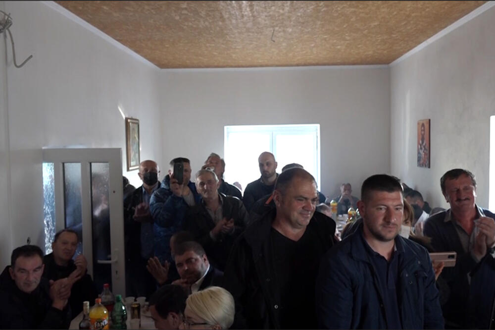 Sa skupa koalicije Za budućnost Nikšića u Vraćenovcima, Foto: Za budućnost Nikšića