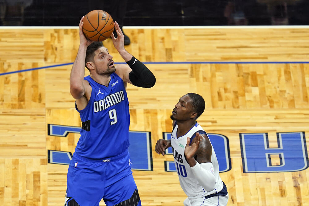 Vučević na meču sa Dalasom, Foto: Beta/AP