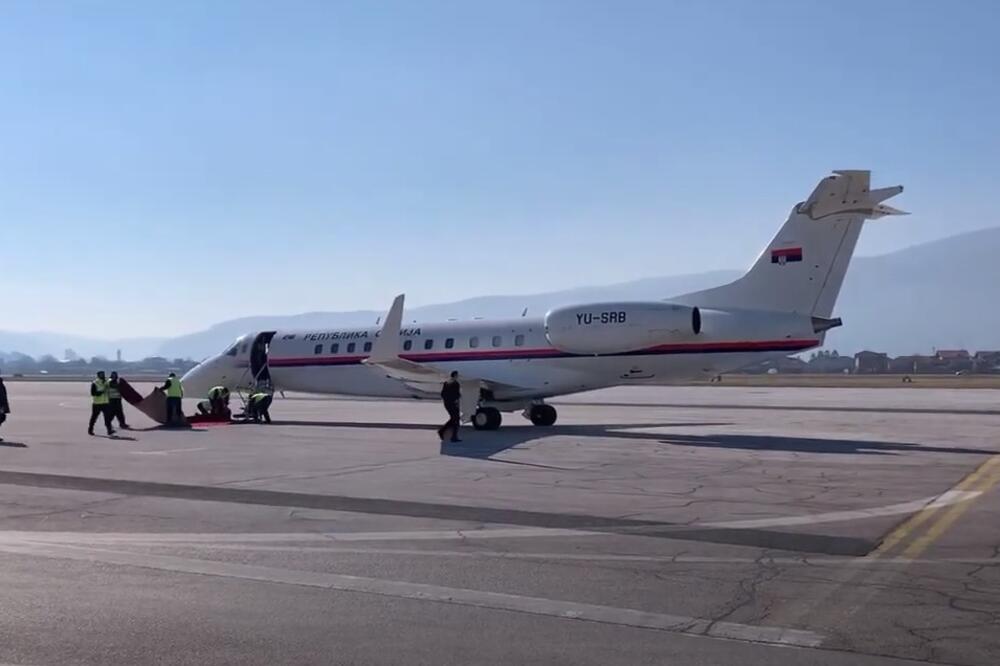 Avion kojim je Vučić došao u Sarajevo, Foto: Printscreen YouTube