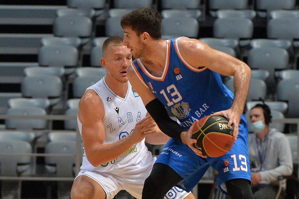 Moramo da pobjeđujemo, pogotovo na domaćem terenu: Aleksandar Lazić na prvom meču sa Zadrom, Foto: Zvonko Kučelin