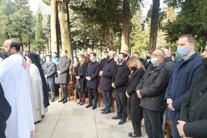 Delegacija Vlade na sahrani Atanasiju: Premijer i ministri na...