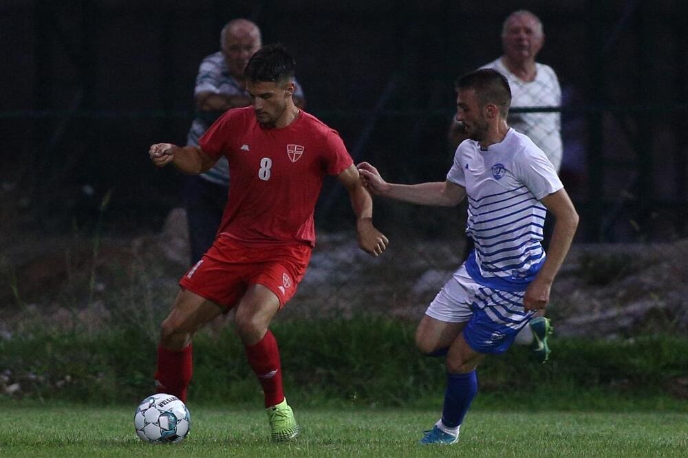 Iskra nije uspjela opravda ulogu favorita protiv Jezera, Foto: Savo Prelević