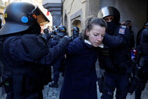 Protest protiv sanitarnih mjera u Pragu, uhapšeno 17 ljudi: "Vi...