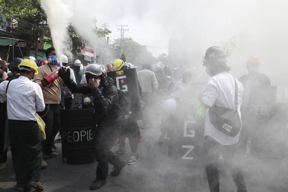 Sa protesta u Mandalaju, Foto: Beta/AP