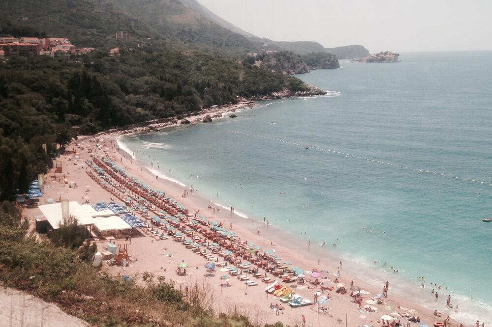 Imovina u zaleđu plaže procijenjena na 14 miliona eura, Foto: Vuk Lajović