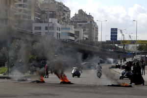 Liban iz krize u krizu: Demonstranti zatvorili puteve do Bejruta,...