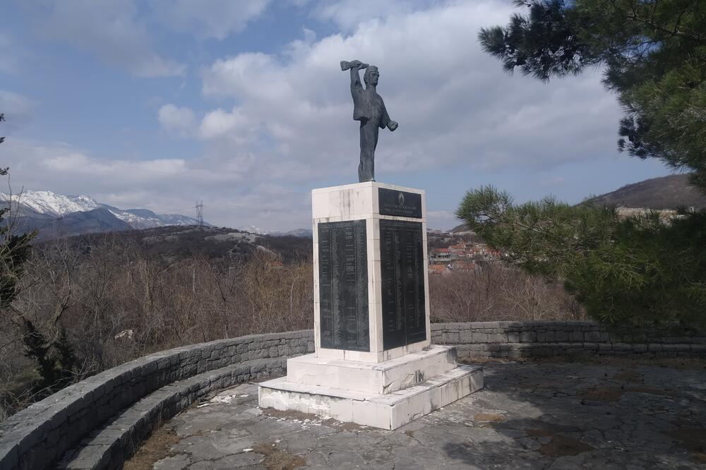 Spomenik na Pelevom brijegu, Foto: Borko Ždero