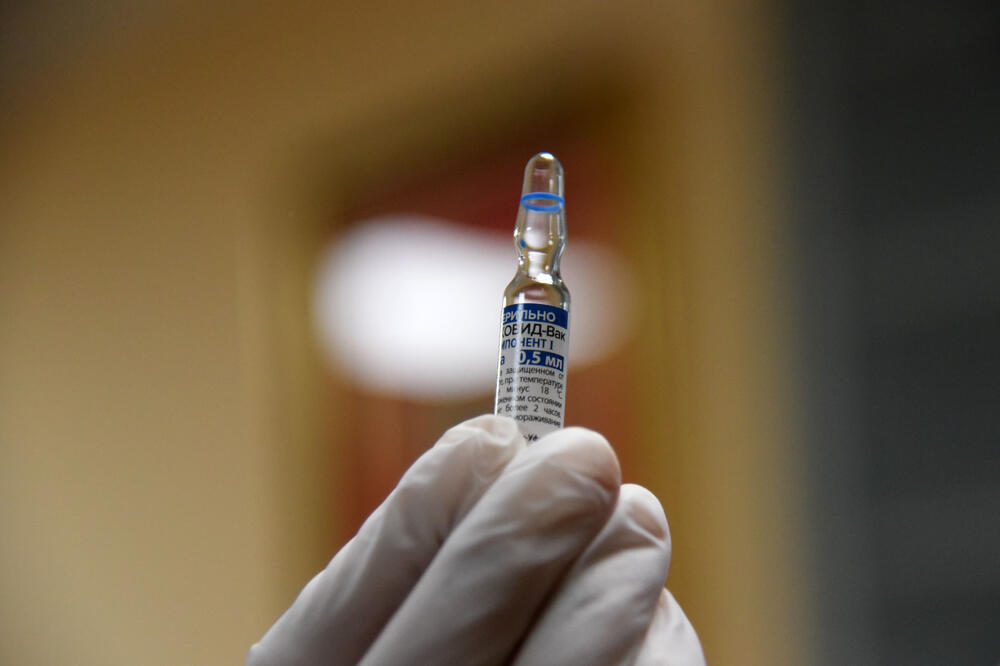 Vakcinu do juče popodne primile 3.062 osobe, Foto: Boris Pejović