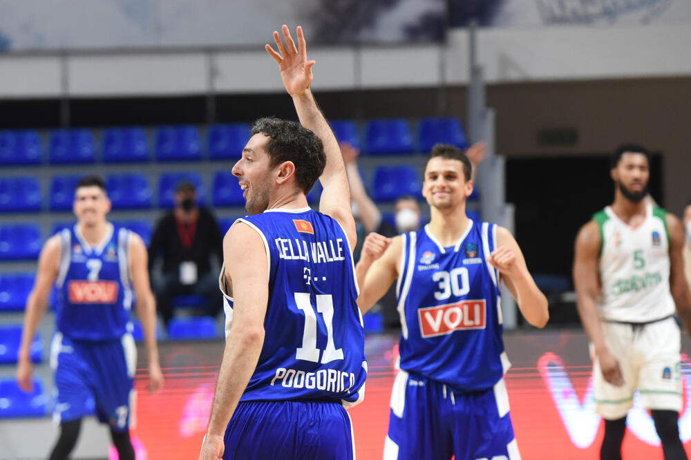 Amedeo Dela Vale na meču sa Cedevita Olimpijom, Foto: Savo Prelević