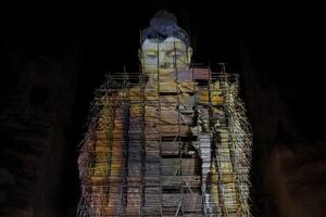 Nevjerovatne fotografije 3D projekcije drevne statue koju su...
