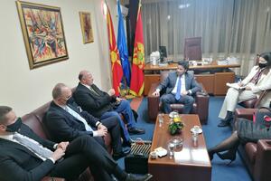 Abazović with the honorary consuls of Montenegro in North Macedonia