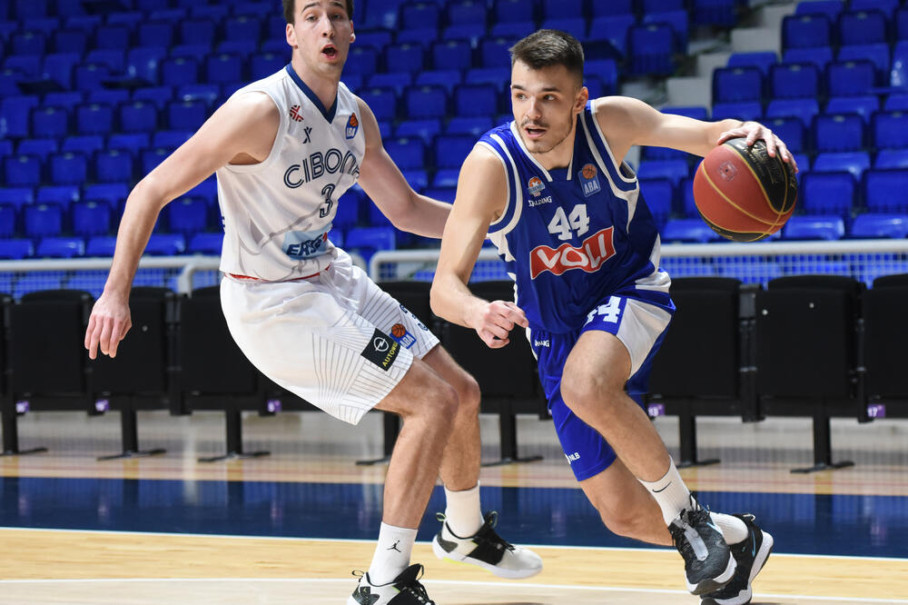 Žugić je u prvom dijelu sezone protiv Cibone postigao 20 poena, Foto: Savo Prelević