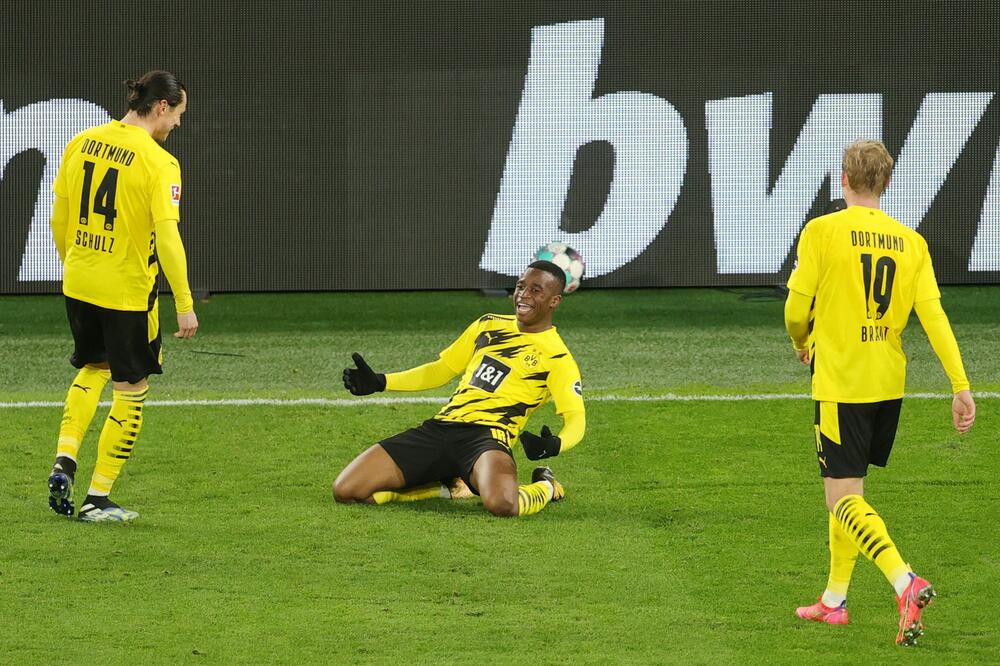 Mukoko je pogodio u finišu za 2:0, Foto: Reuters