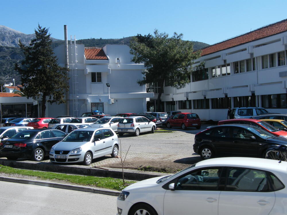 Parking ispred Opštine