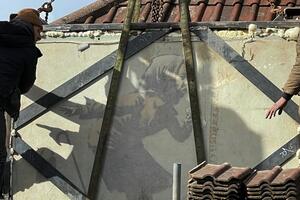 Umjetnost: Benksijev mural žene koja kija sklonjen sa zida - biće...