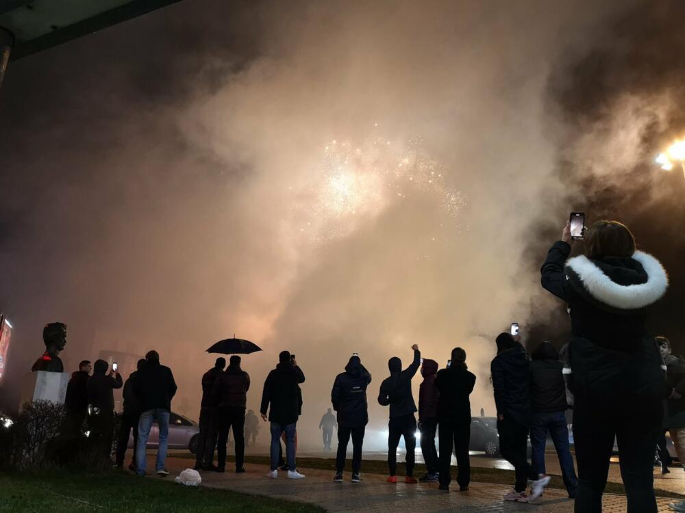 <p>Uprava policije apelovala je ranije na građane Nikšića, ali i u cijele države, da poštuju epidemiološke mjere i da se uzdrže od masovnih okupljanja</p>