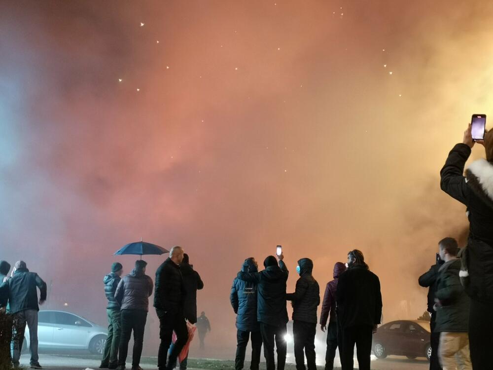 <p>Uprava policije apelovala je ranije na građane Nikšića, ali i u cijele države, da poštuju epidemiološke mjere i da se uzdrže od masovnih okupljanja</p>