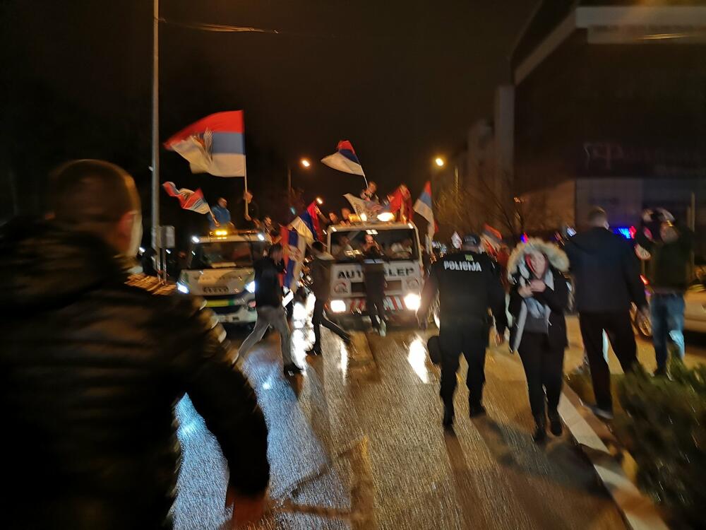 <p>Uprava policije apelovala je ranije na građane Nikšića, ali i u cijele države, da poštuju epidemiološke mjere i da se uzdrže od masovnih okupljanja</p>