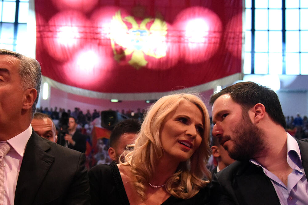 Uspješan biznismen: Blažo Đukanović sa porodicom na promociji očeve predsjedničke kampanje 2018. godine, Foto: Boris Pejović