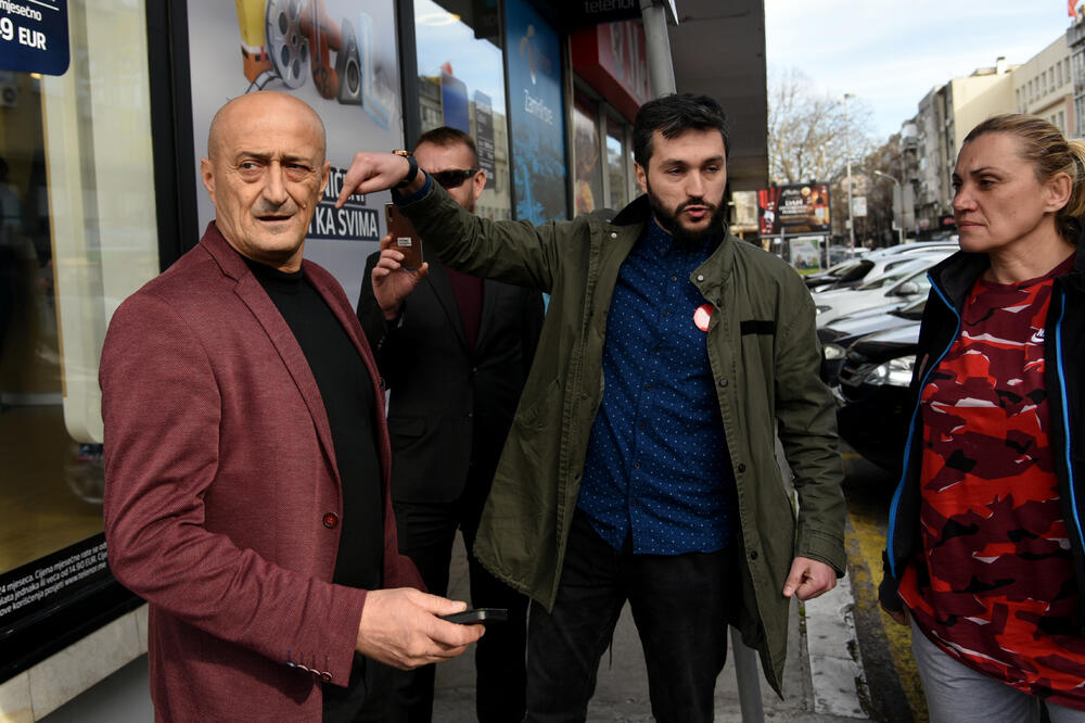 Popović i građanski aktivisti, Foto: Boris Pejović