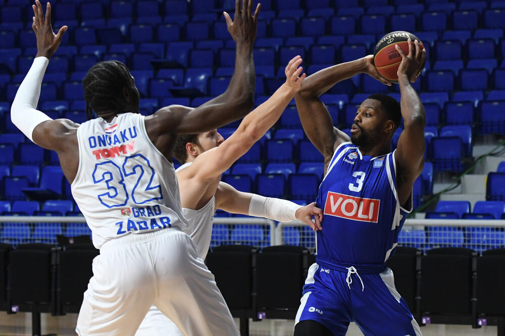 Melvin Edžim na utakmici sa Zadrom, Foto: Savo Prelević