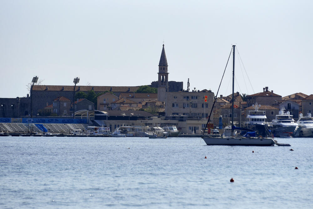 Naplata PDV-a manja 62 odsto: Budva, Foto: Boris Pejović