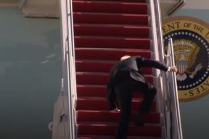 Bajden se okliznuo dok je ulazio u predsjednički avion