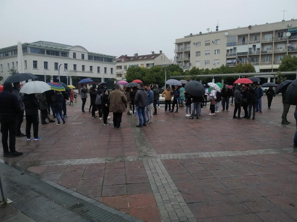 Podgorica, Trg nezavisnosti, protest