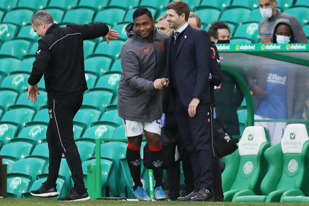 Džerard čestita Morelosu na golu za remi na Seltik parku, Foto: REUTERS