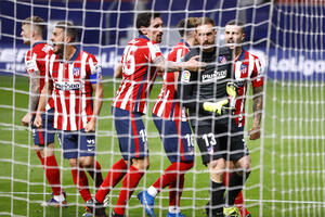 Atletiko slavi Oblaka i Suaresa, Savić umalo tragičar