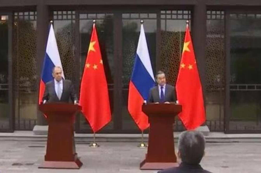 Vang Ji i Lavrov, Foto: BETAPHOTO