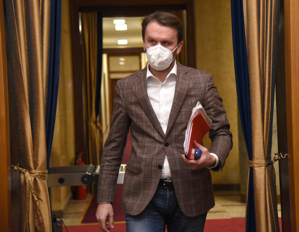 Premijer se malo zanio pa prijeti poslanicima: Konjević