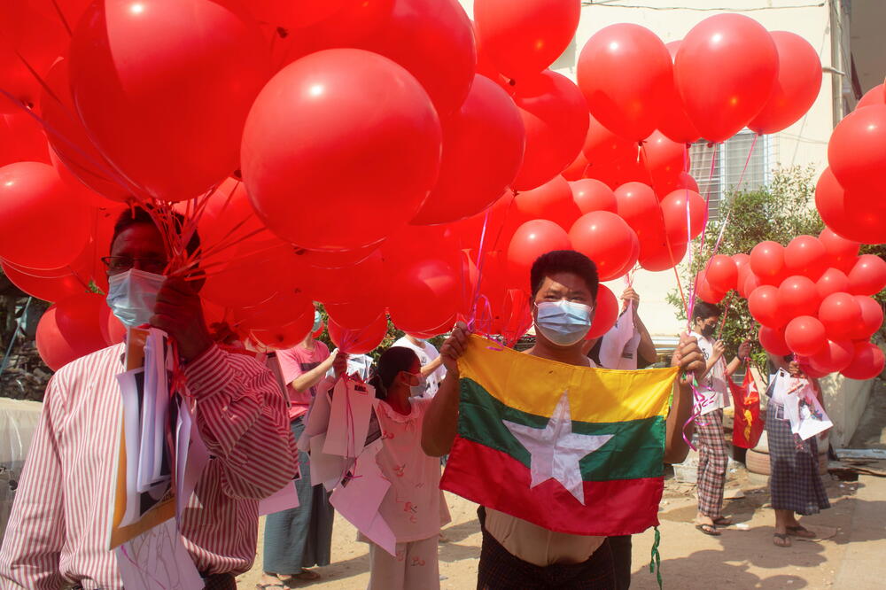 Sa protesta protiv vojne hunte u gradu Jangonu, Foto: Reuters
