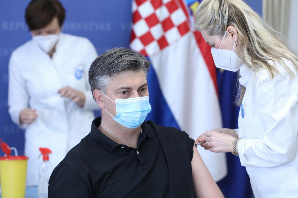 Plenković se vakciniše, Foto: BETAPHOTO
