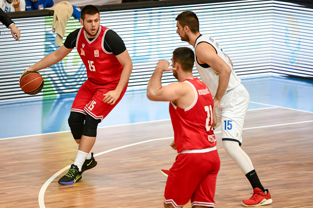 Miloš Popović ostao bez prave podrške saigrača, Foto: ABA2 liga