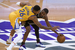 Lejkersi nemoćni bez Lebrona, Majami u padu, rekord karijere Foksa