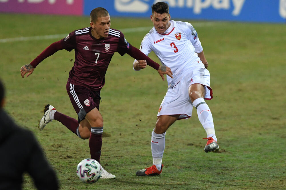 Risto Radunović na meču sa Letonijom, Foto: Savo Prelevič