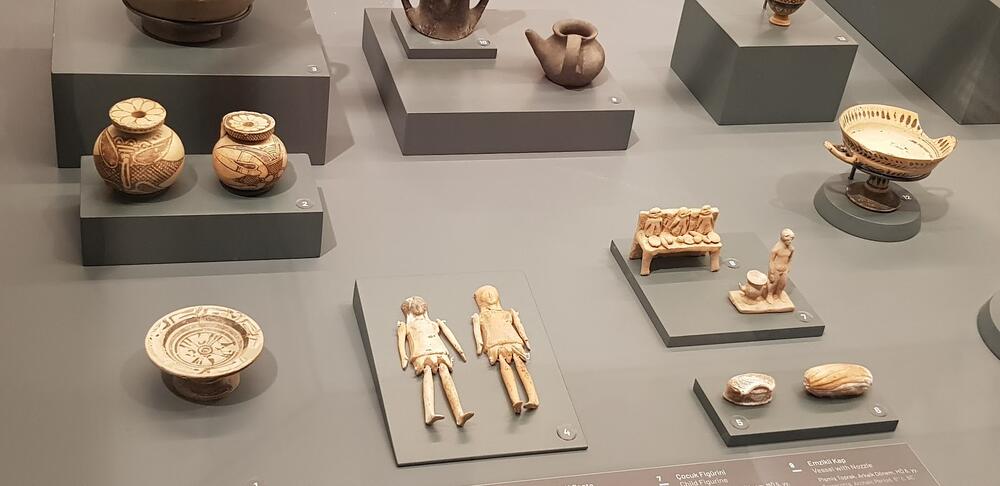 <p>Legenda o Troji dio je naše civilizacije više od 3.000 godina. Priča o veličanstvenom gradu i desetogodišnjem ratu zbog najljepše žene na svijetu, neodoljivo je dramatična i tragična</p>