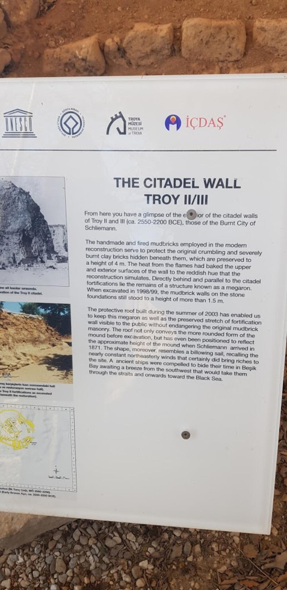 <p>Legenda o Troji dio je naše civilizacije više od 3.000 godina. Priča o veličanstvenom gradu i desetogodišnjem ratu zbog najljepše žene na svijetu, neodoljivo je dramatična i tragična</p>