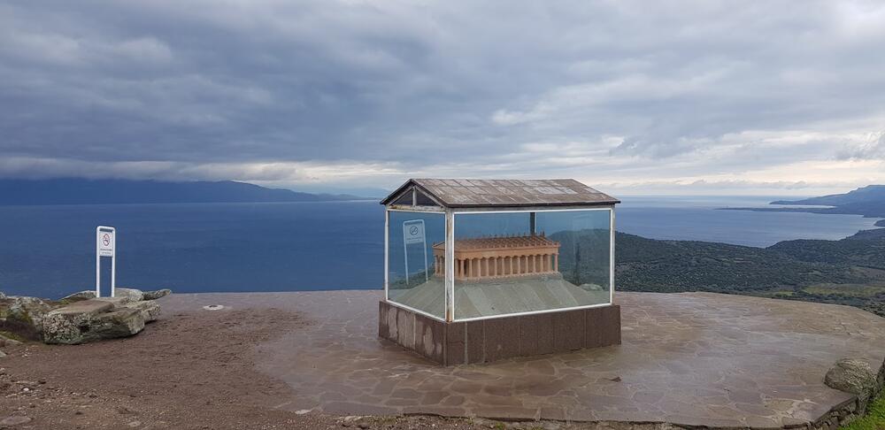 <p>Legenda o Troji dio je naše civilizacije više od 3.000 godina. Priča o veličanstvenom gradu i desetogodišnjem ratu zbog najljepše žene na svijetu, neodoljivo je dramatična i tragična</p>