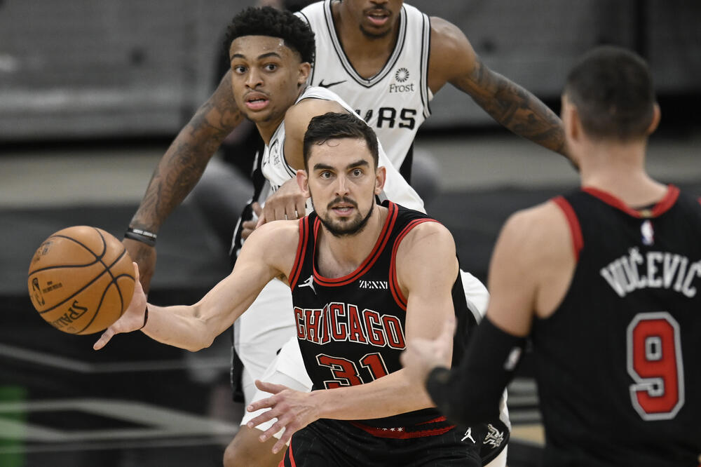 Satoranski i Vučević na sinoćnjem meču, Foto: Beta/AP