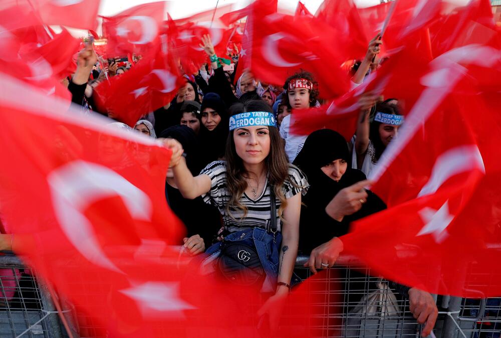 Erdoganove pristalice u Istanbulu, na obilježavanju treće godišnjice pokušaja puča, Foto: Retuers