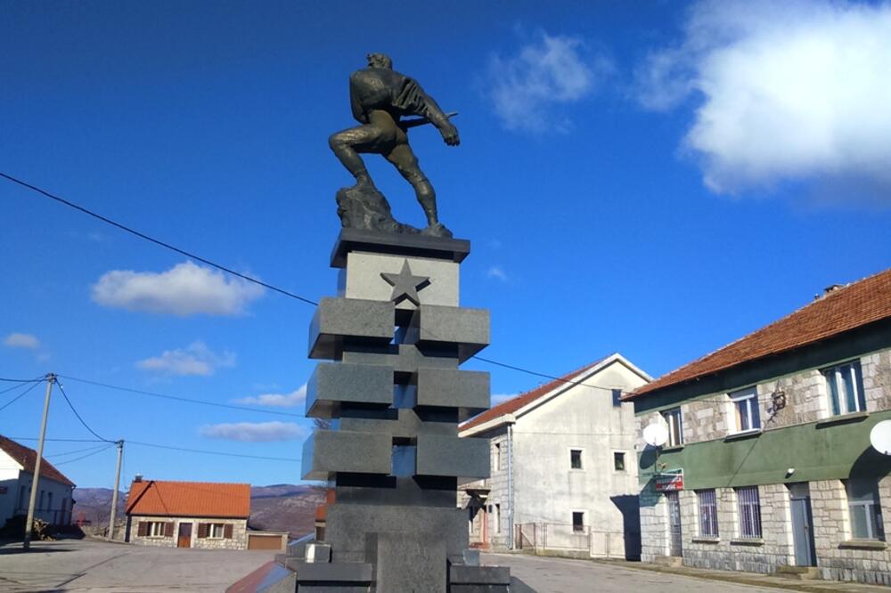 Spomenik u Velimlju, Foto: Svetlana Mandić