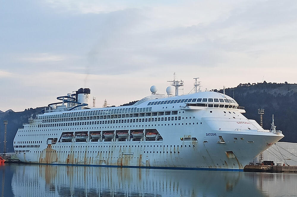 Oronuli “Satoshi” vezan u Baru, Foto: Siniša Luković