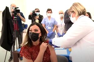 Vakcinacija AstraZenekom u Crnoj Gori: Vakcinu primili zaposleni u...