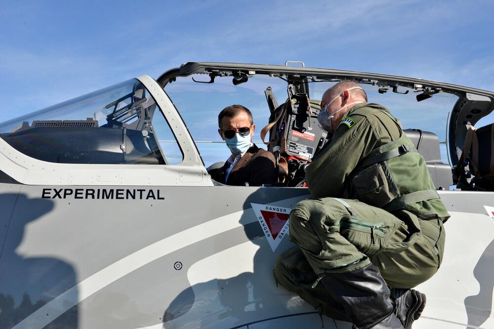 Predrag Bošković u modelu “A-29”, Foto: Ministarstvo odbrane