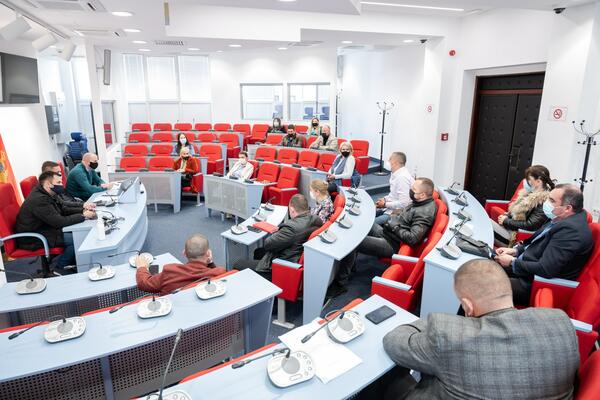 Sala Gimnazije "Miloje Dobrašinović" punkt za vakcinaciju u...