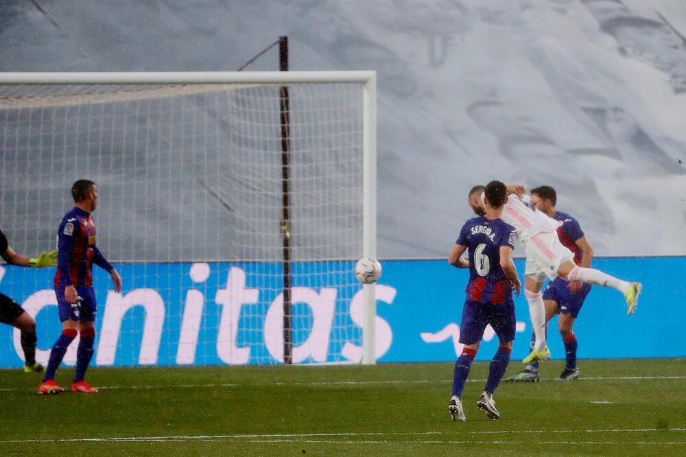 Benzema postiže drugi gol, Foto: REUTERS